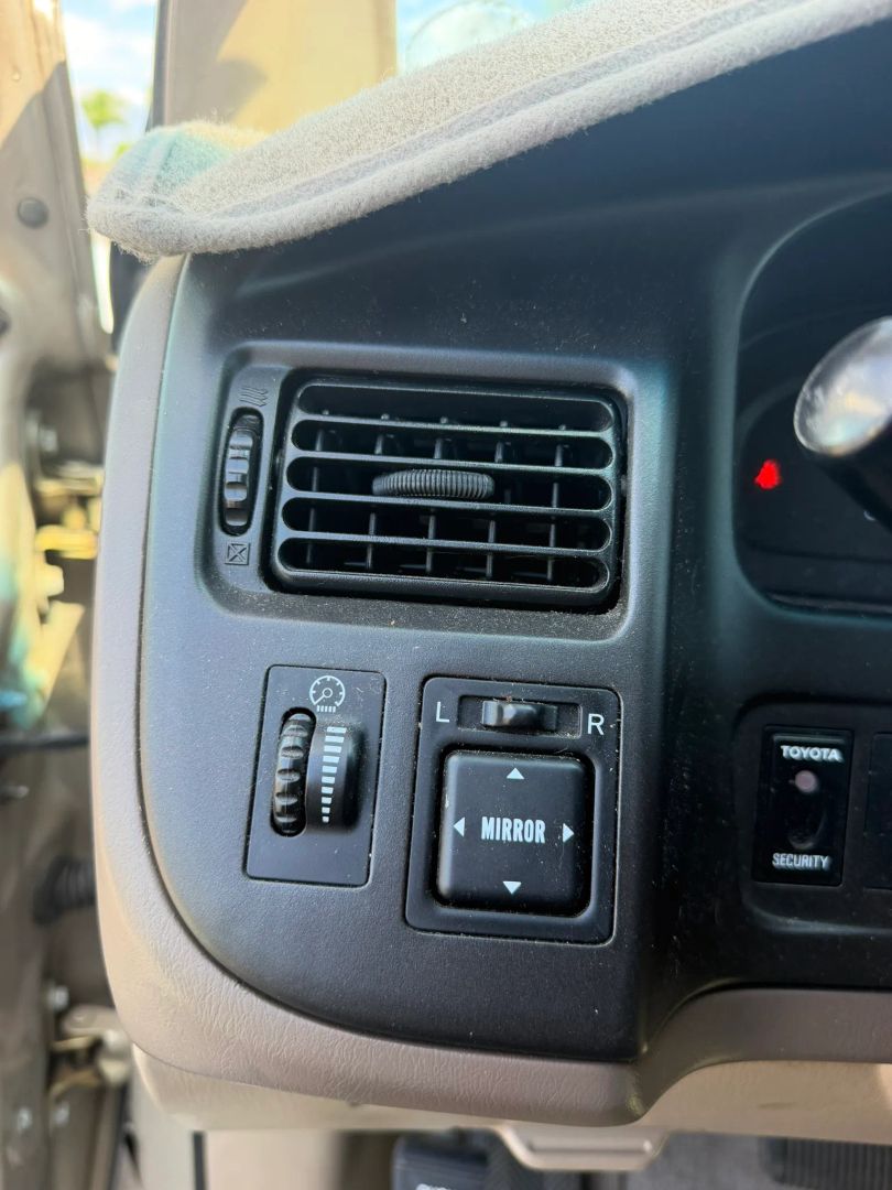 Photo 28 of this Toyota Sienna