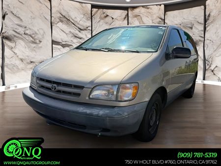 2000 Toyota Sienna CE