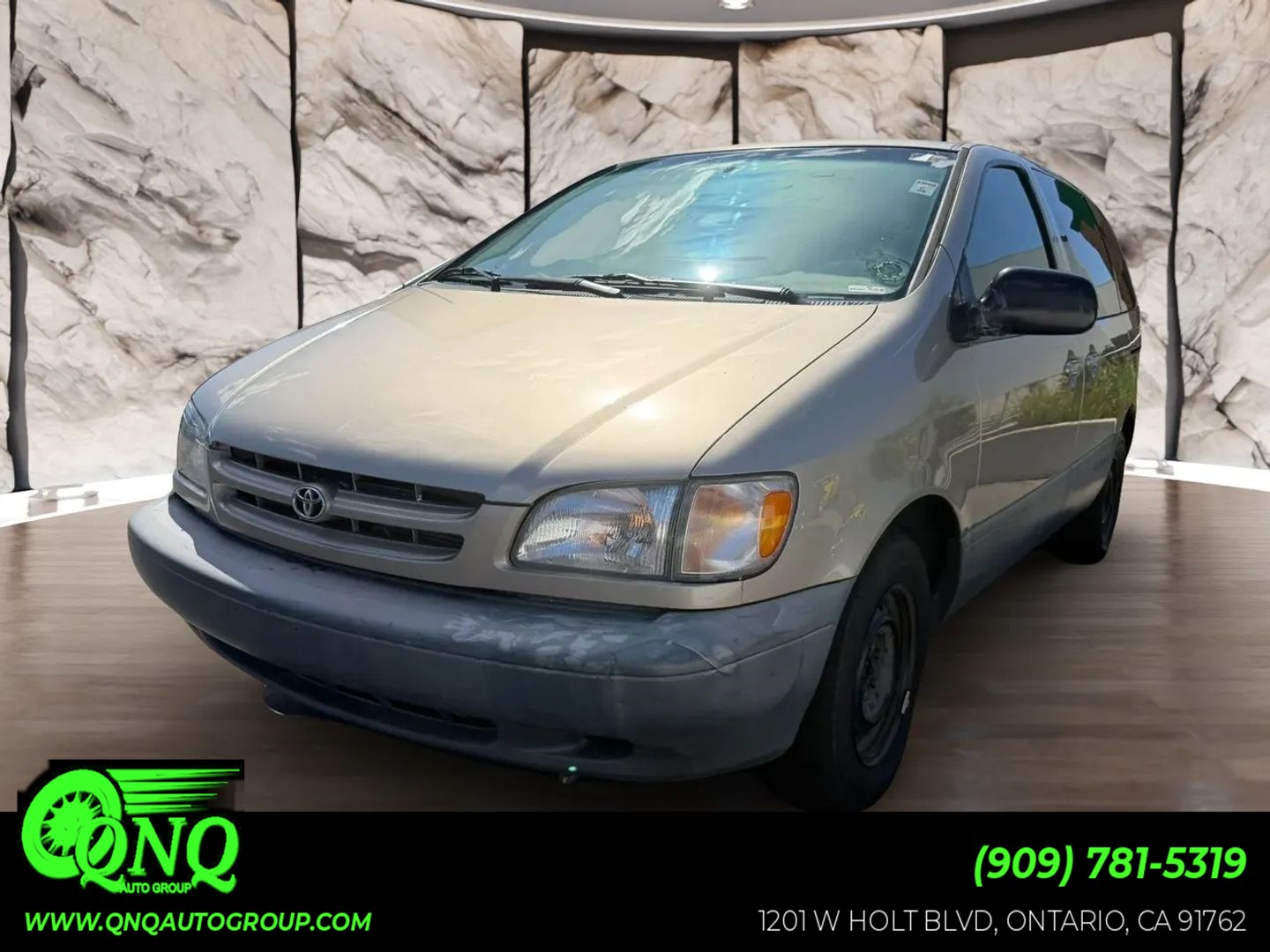  2000 Toyota Sienna Minivan Front-Wheel Drive Automatic