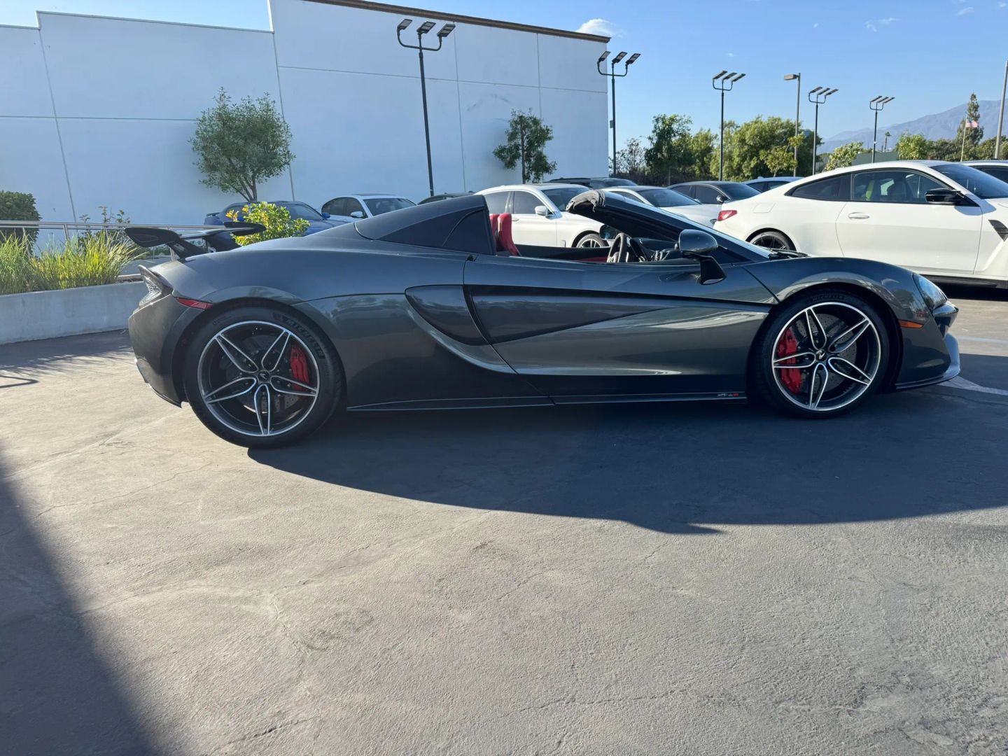 Photo 23 of this McLaren 570S