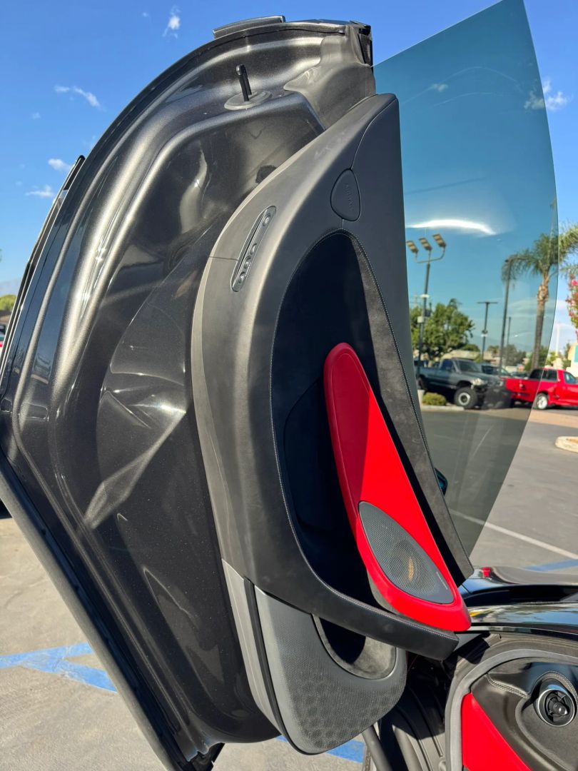 Photo 24 of this McLaren 570S