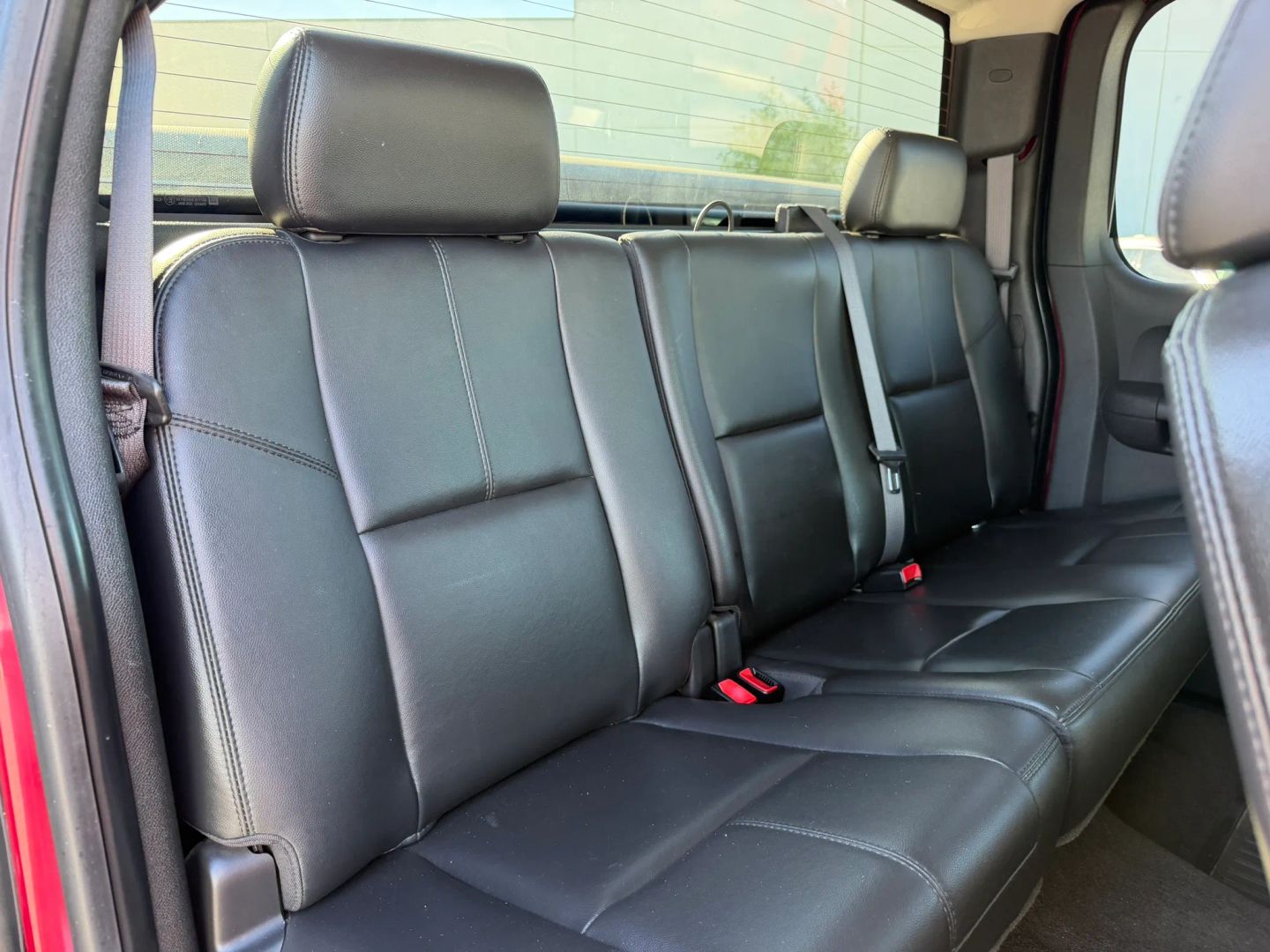 Photo 19 of this Chevrolet Silverado 1500