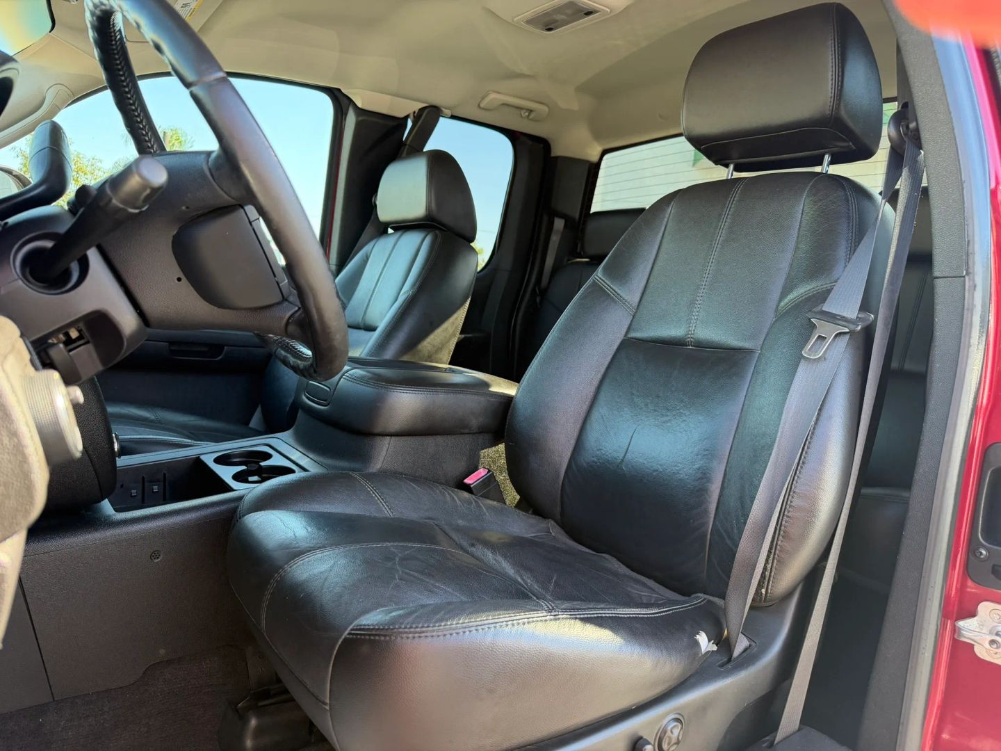Photo 11 of this Chevrolet Silverado 1500