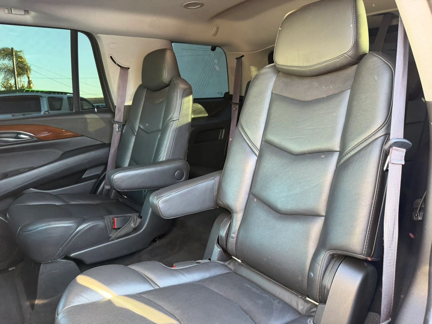 Photo 14 of this Cadillac Escalade