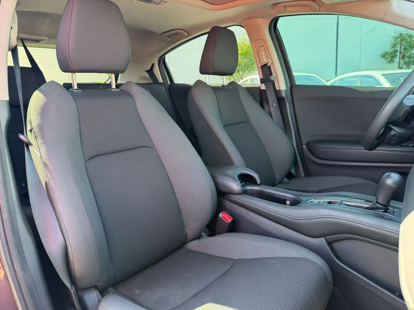 Photo 16 of this Honda HR-V