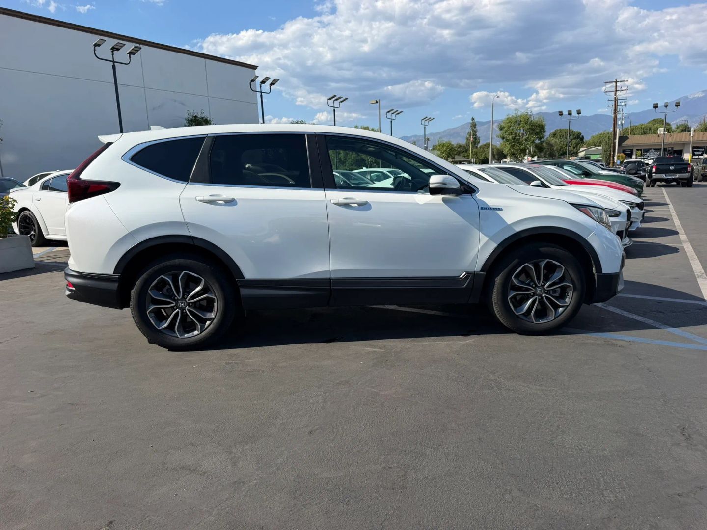 Photo 4 of this Honda CR-V Hybrid