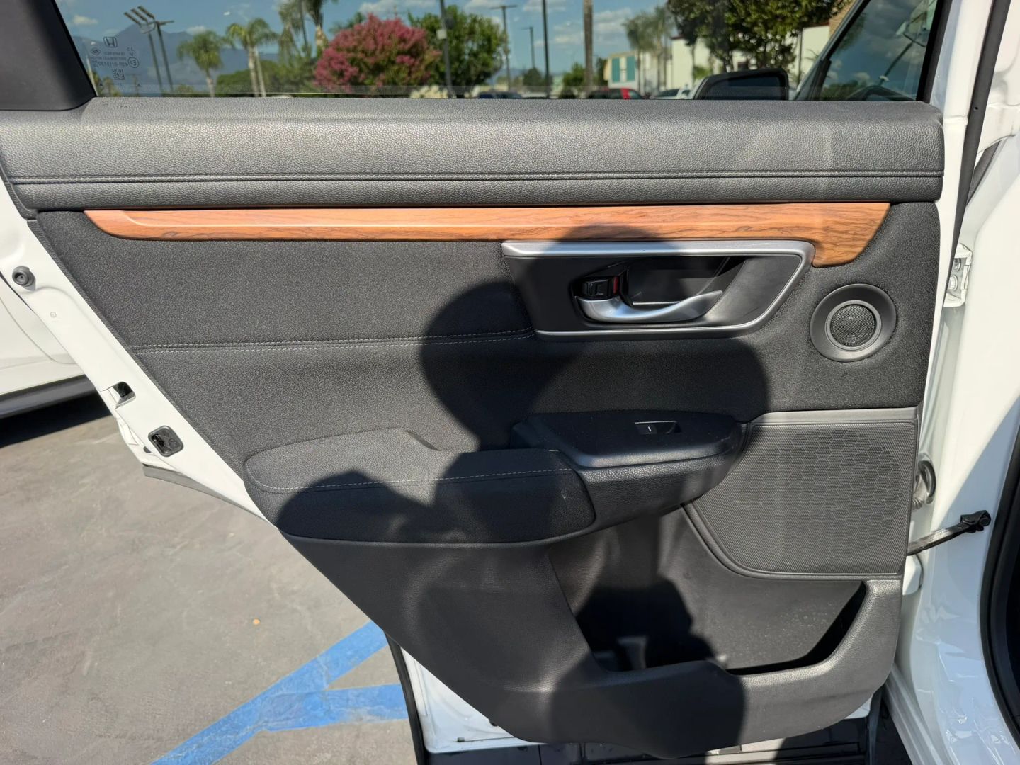 Photo 12 of this Honda CR-V Hybrid