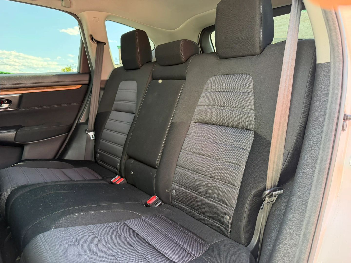 Photo 13 of this Honda CR-V Hybrid