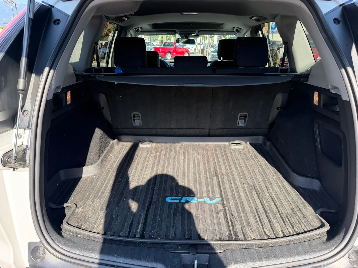Photo 14 of this Honda CR-V Hybrid