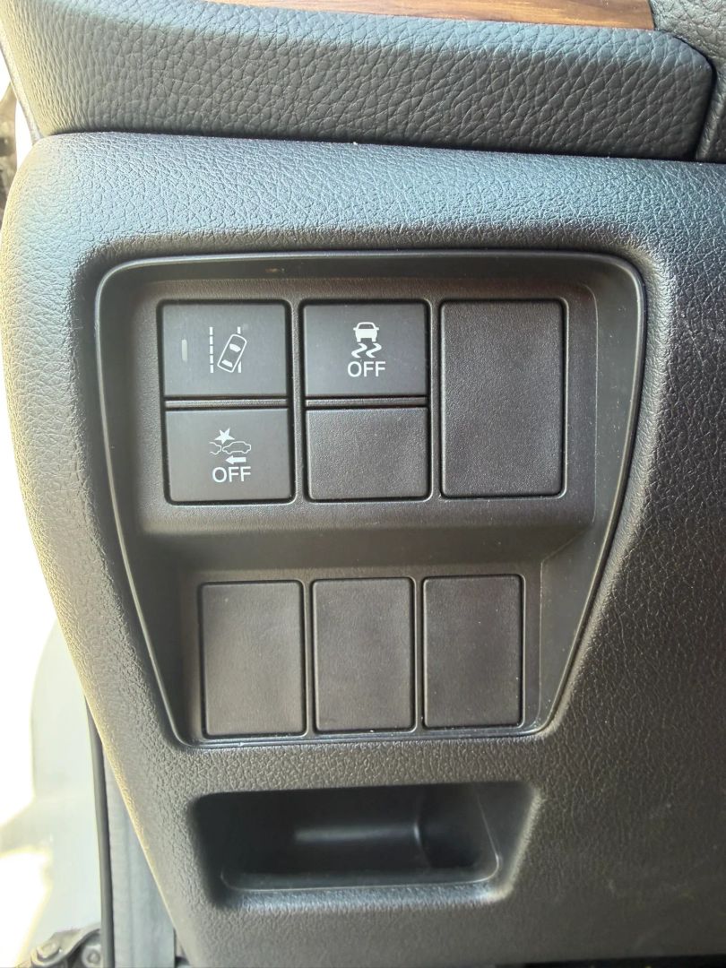 Photo 32 of this Honda CR-V Hybrid