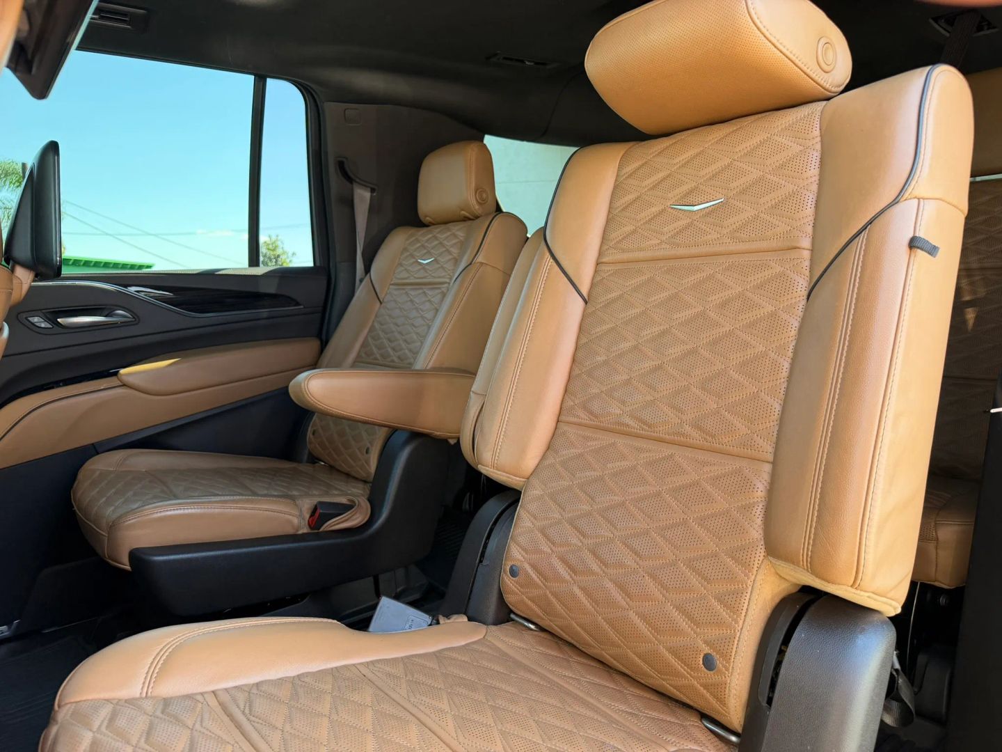 Photo 16 of this Cadillac Escalade ESV