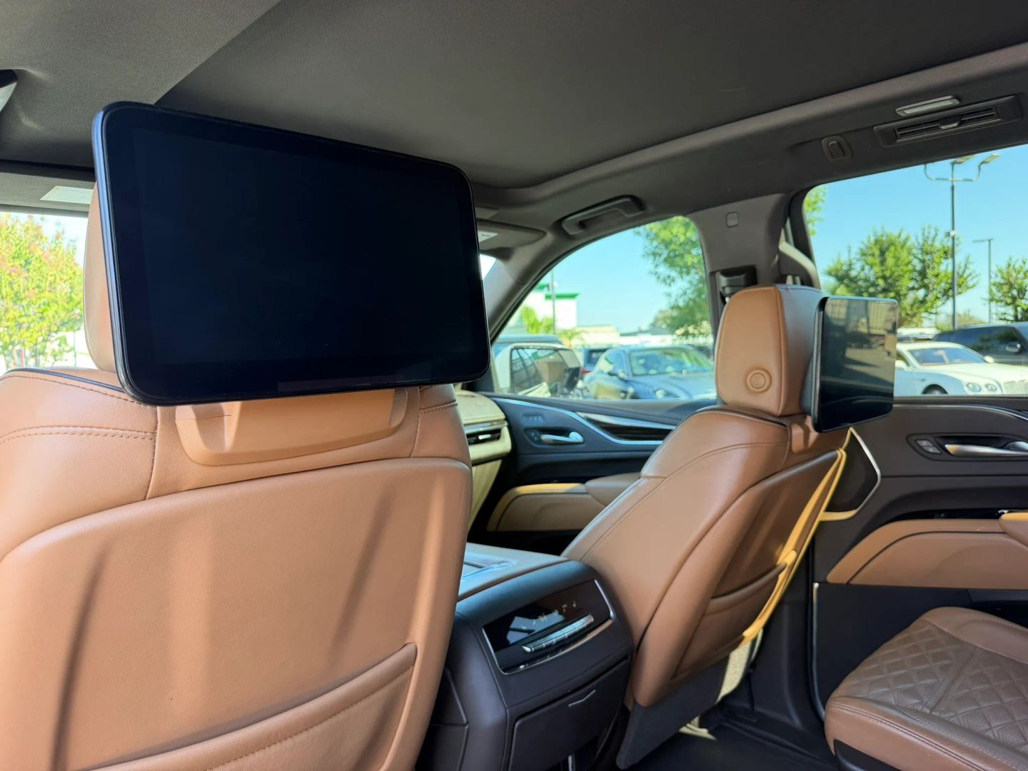 Photo 17 of this Cadillac Escalade ESV