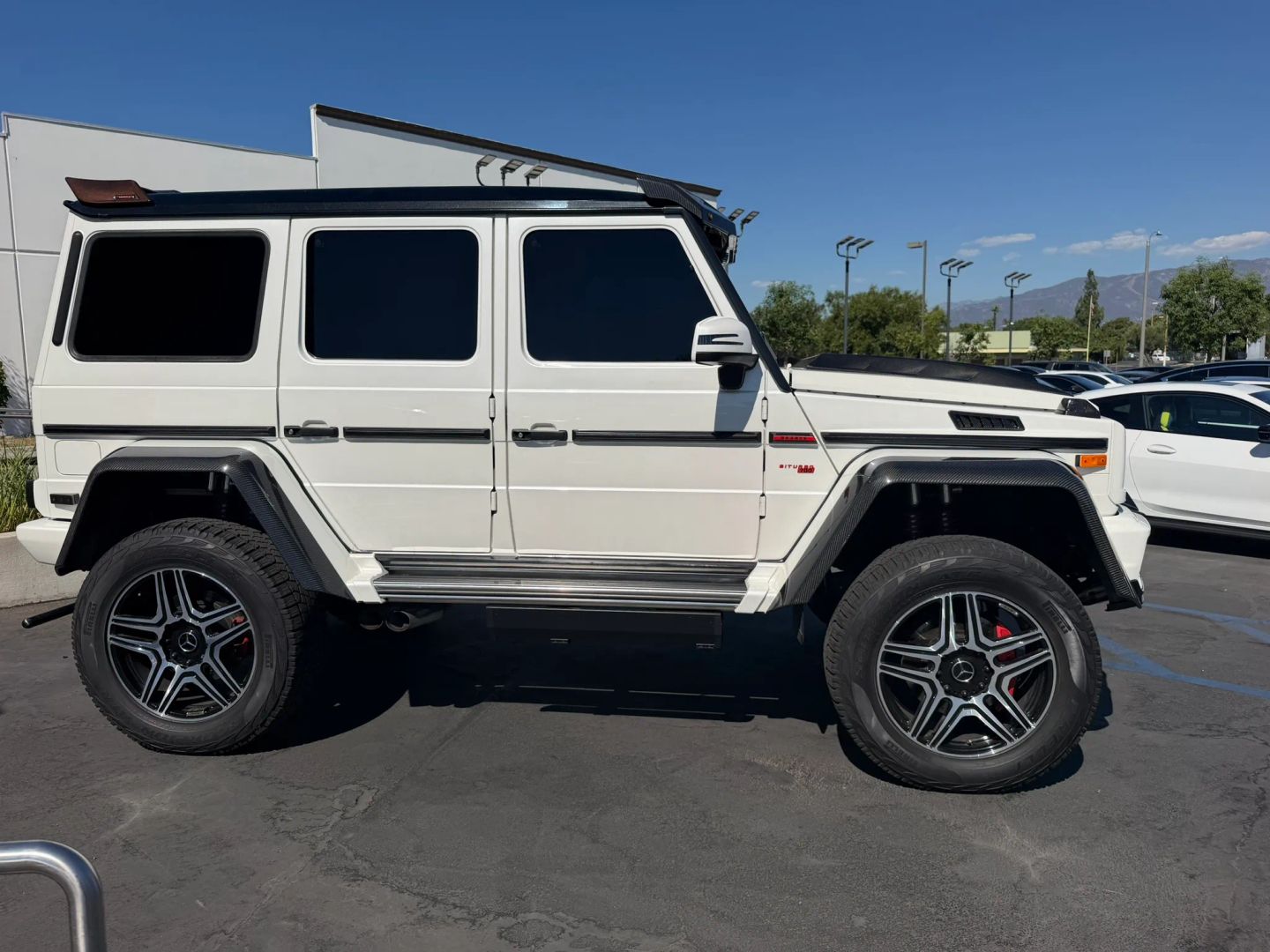 Photo 4 of this Mercedes-Benz G 550 4x4 Squared