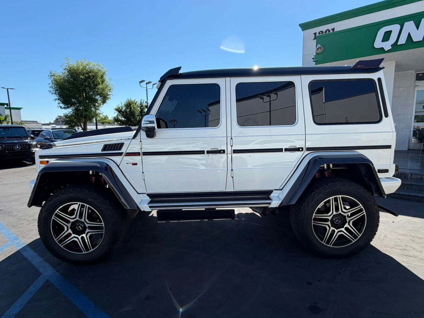 Photo 5 of this Mercedes-Benz G 550 4x4 Squared