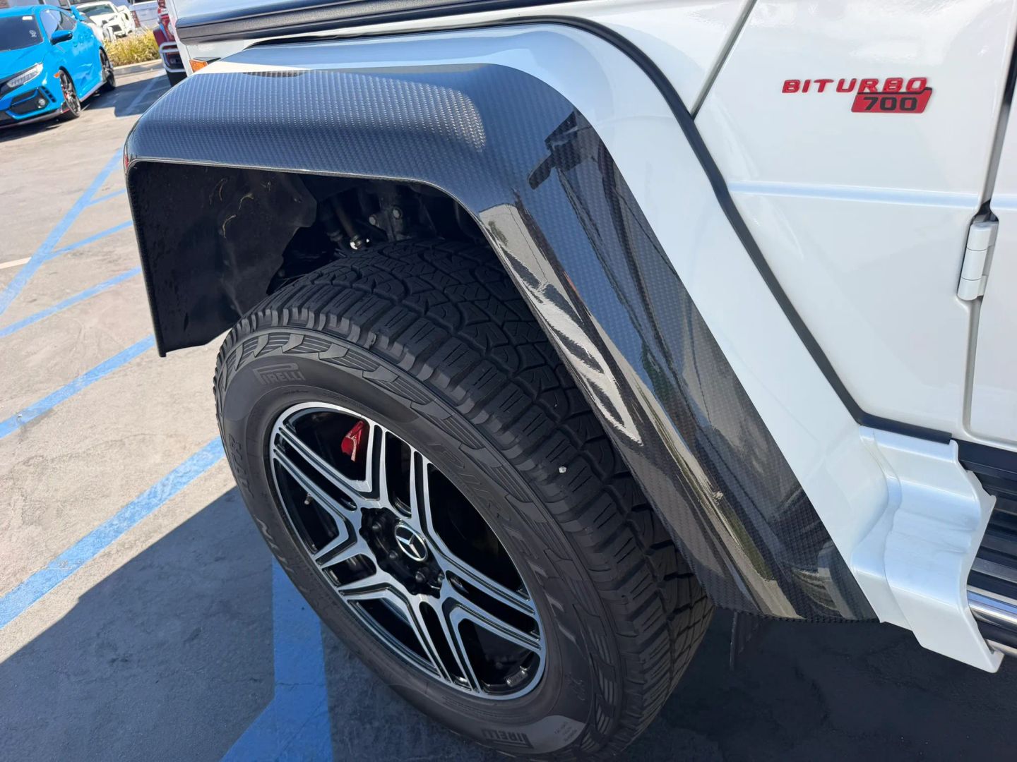 Photo 23 of this Mercedes-Benz G 550 4x4 Squared