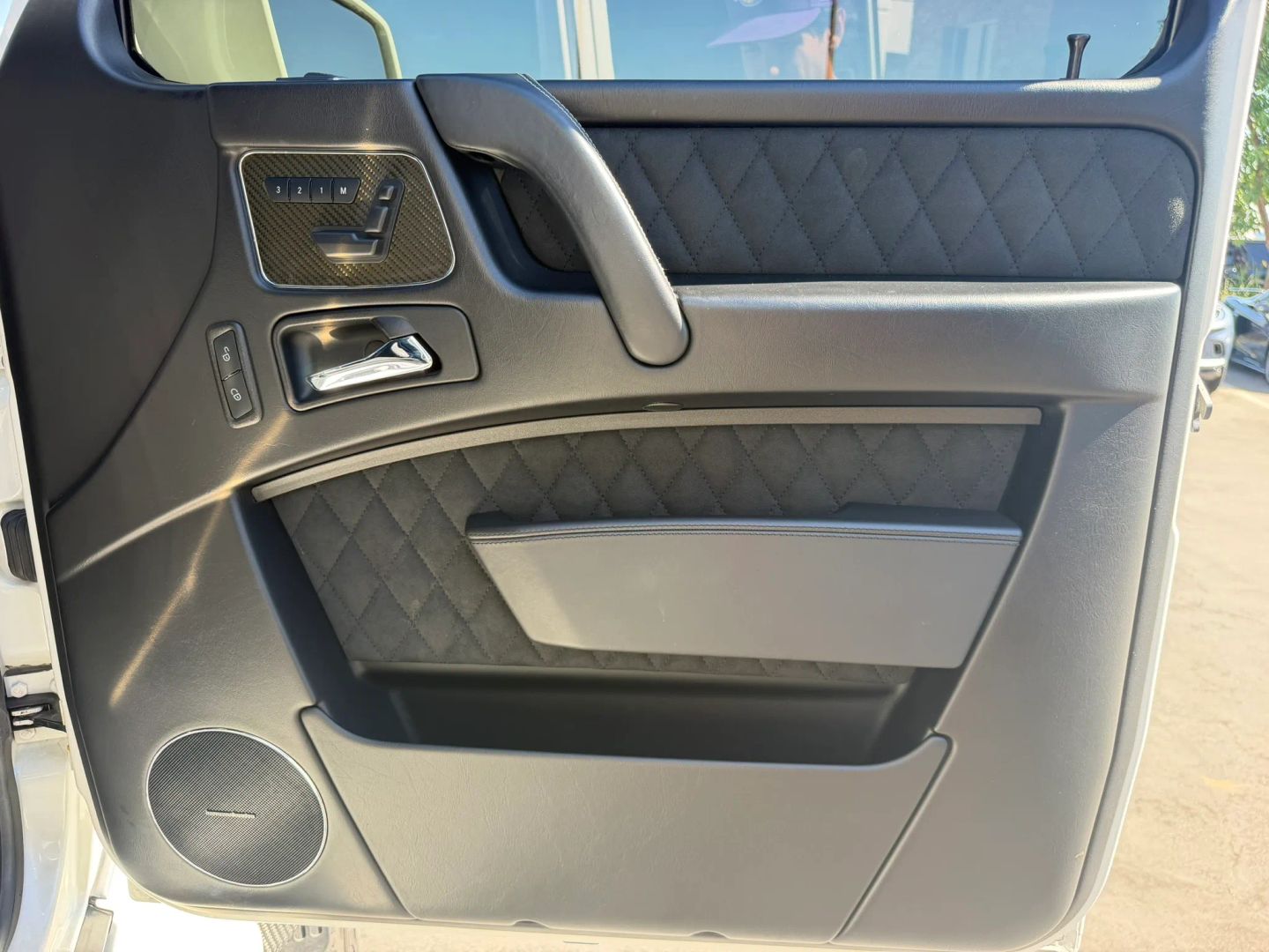 Photo 44 of this Mercedes-Benz G 550 4x4 Squared