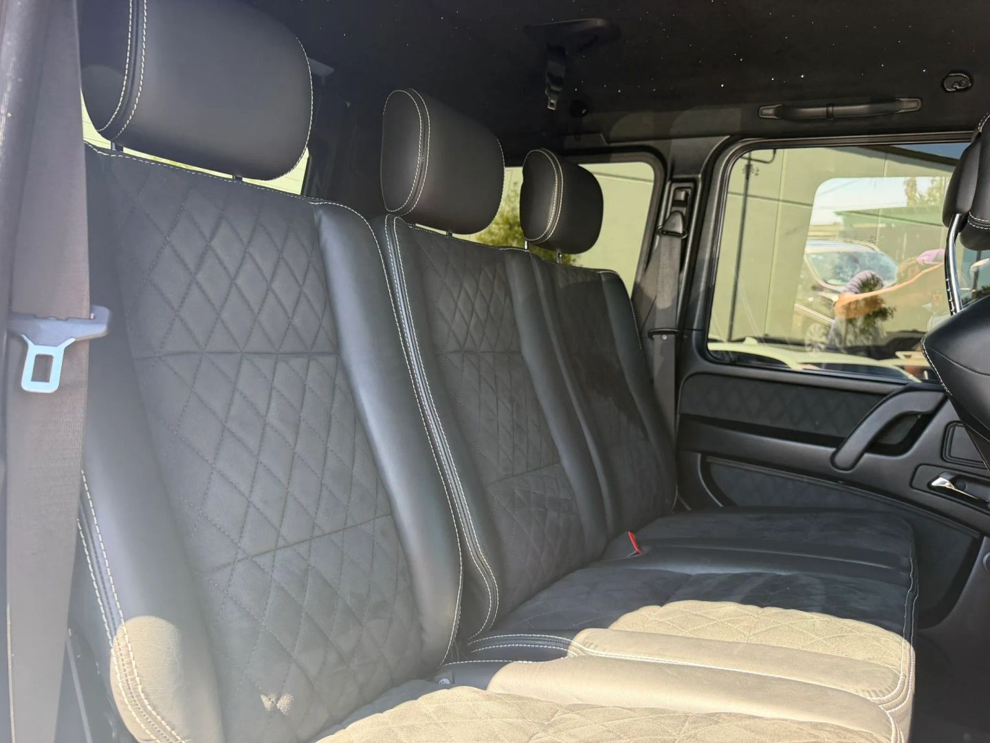 Photo 47 of this Mercedes-Benz G 550 4x4 Squared