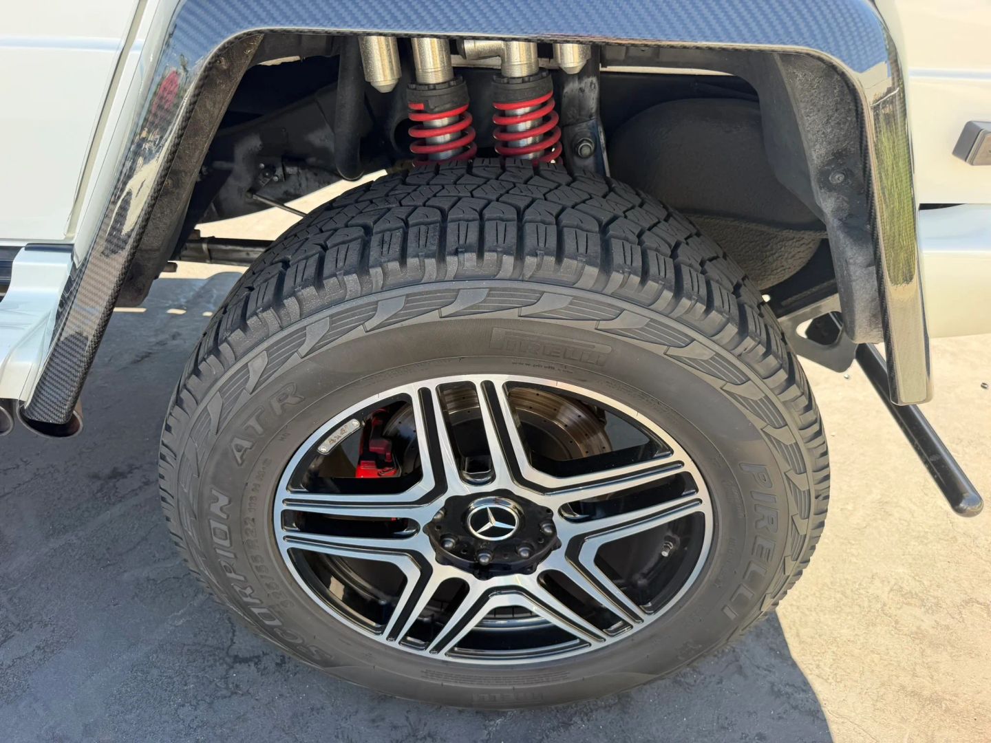 Photo 64 of this Mercedes-Benz G 550 4x4 Squared