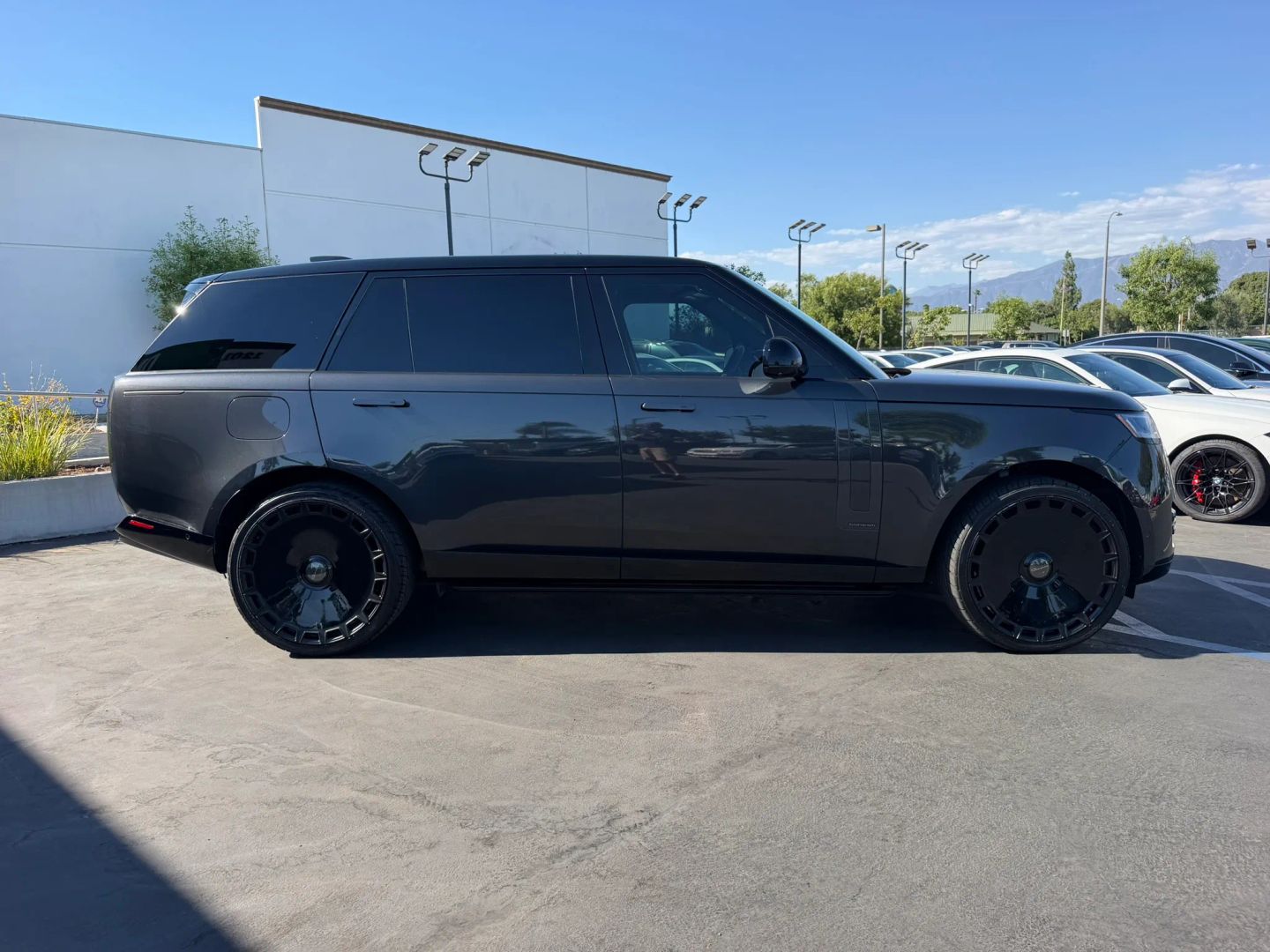 Photo 4 of this Land Rover Range Rover
