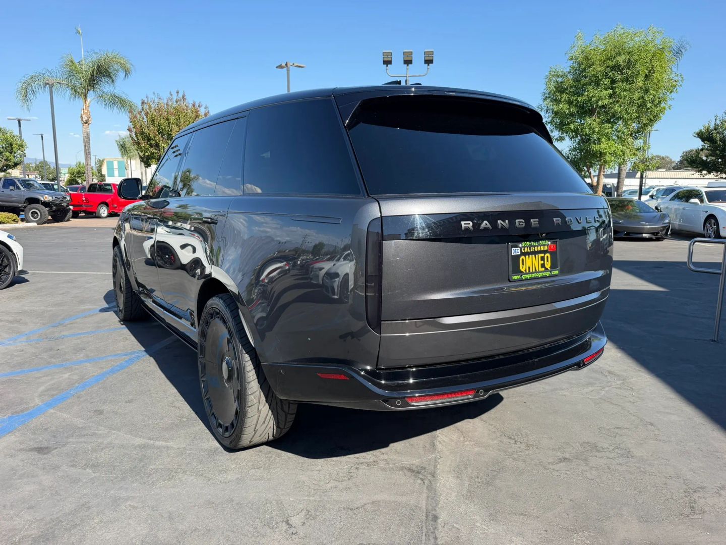 Photo 8 of this Land Rover Range Rover