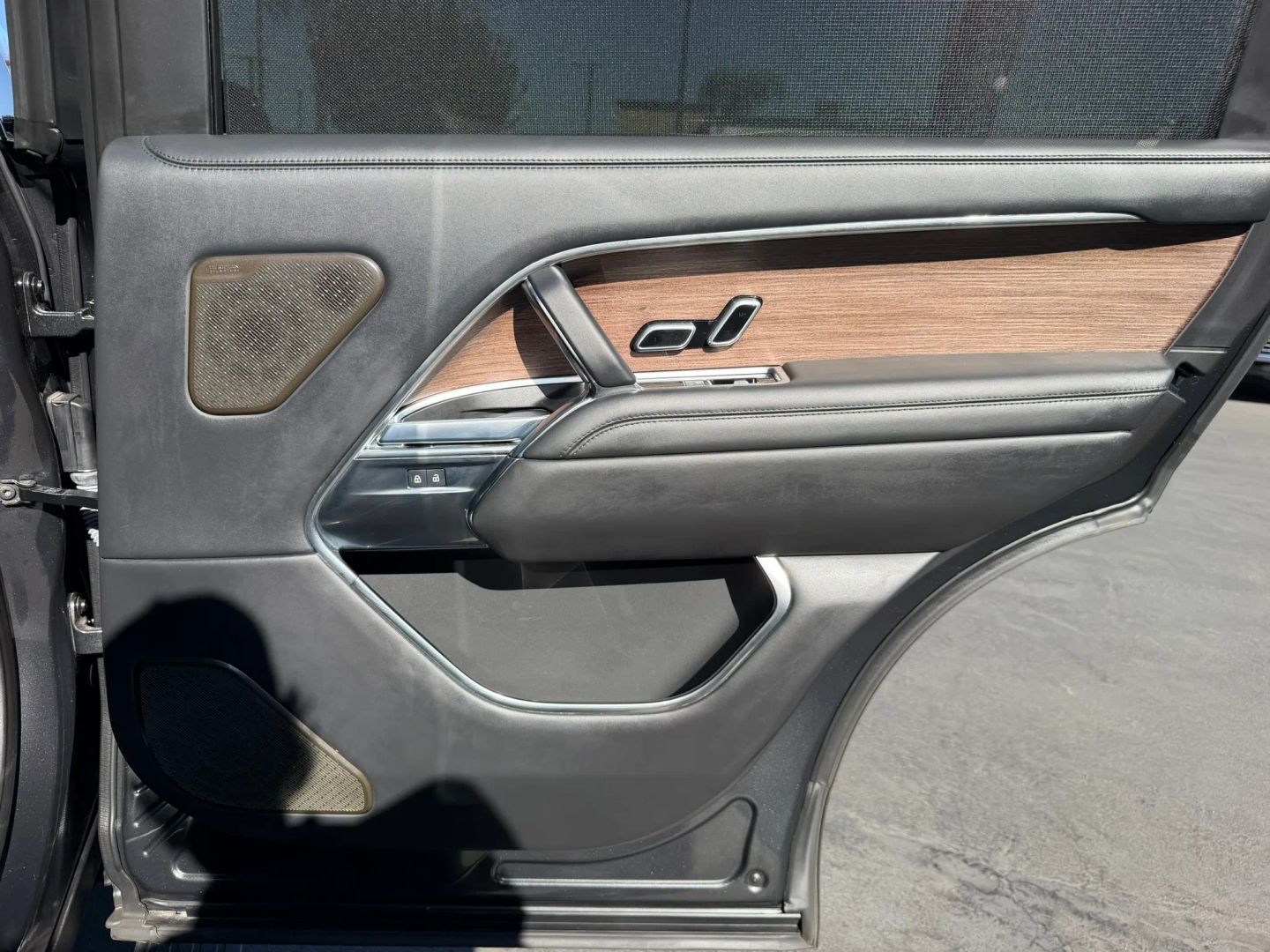 Photo 22 of this Land Rover Range Rover
