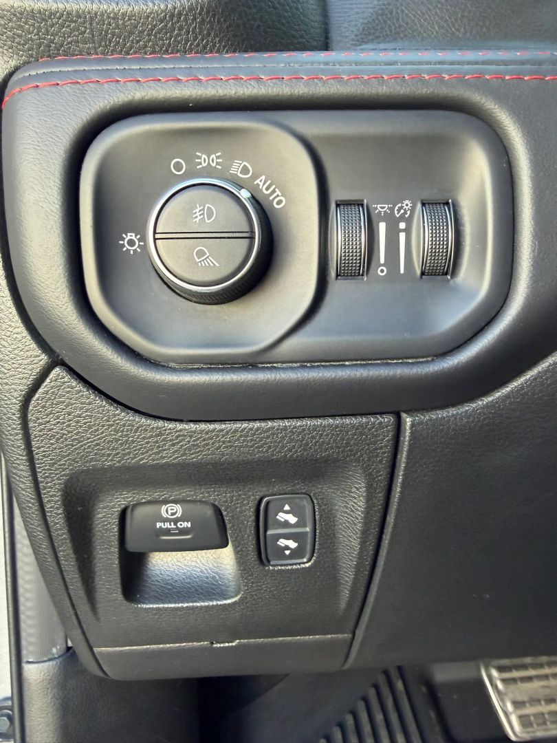 Photo 34 of this Ram 1500