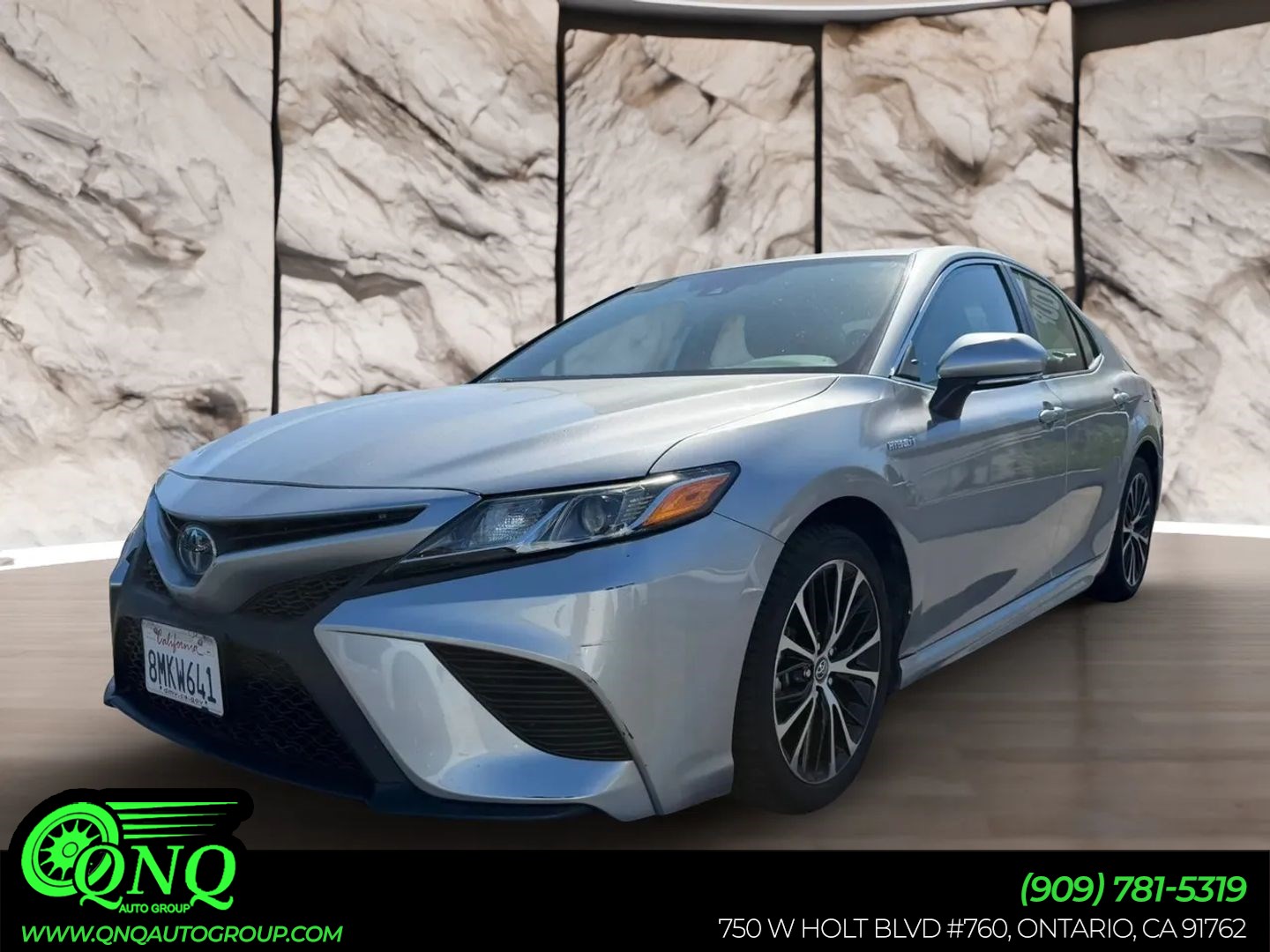 2020 Toyota Camry Hybrid SE