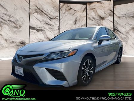 2020 Toyota Camry Hybrid SE