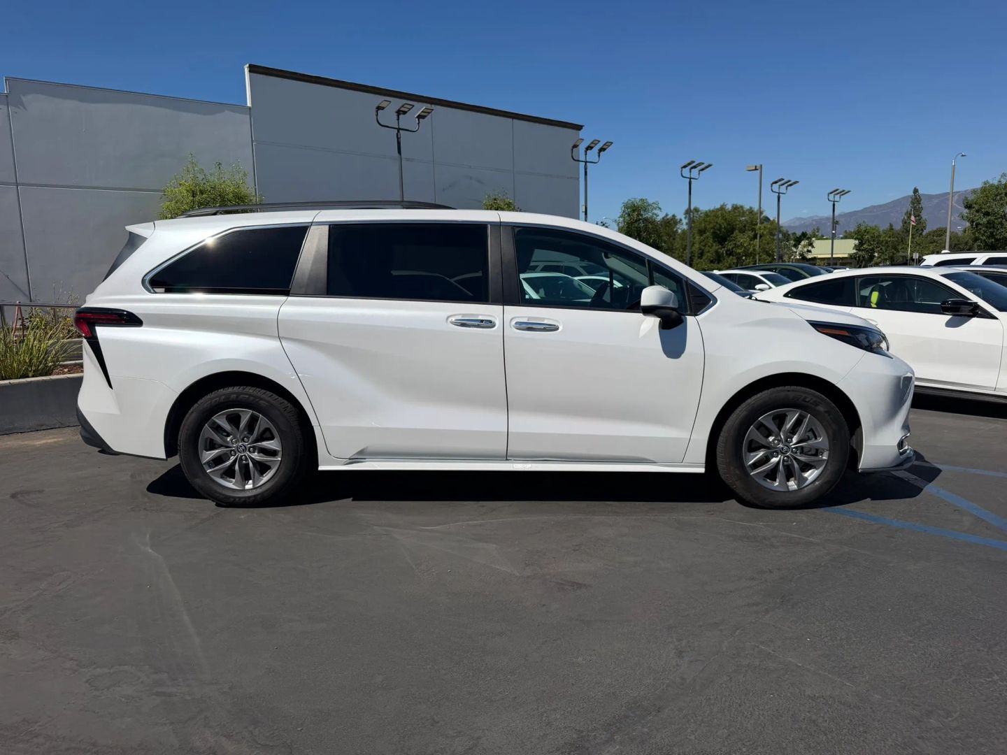 Photo 4 of this Toyota Sienna