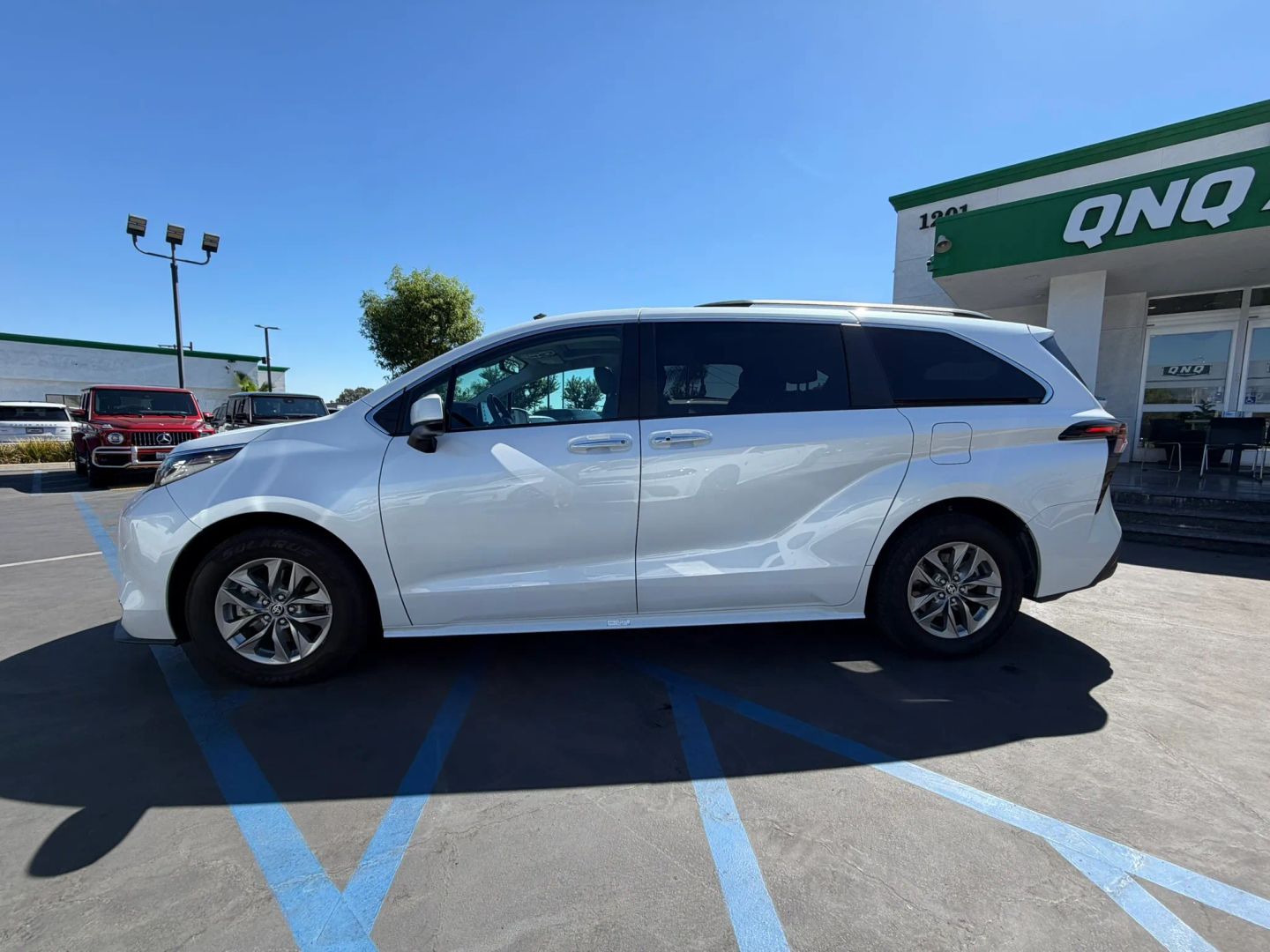 Photo 5 of this Toyota Sienna