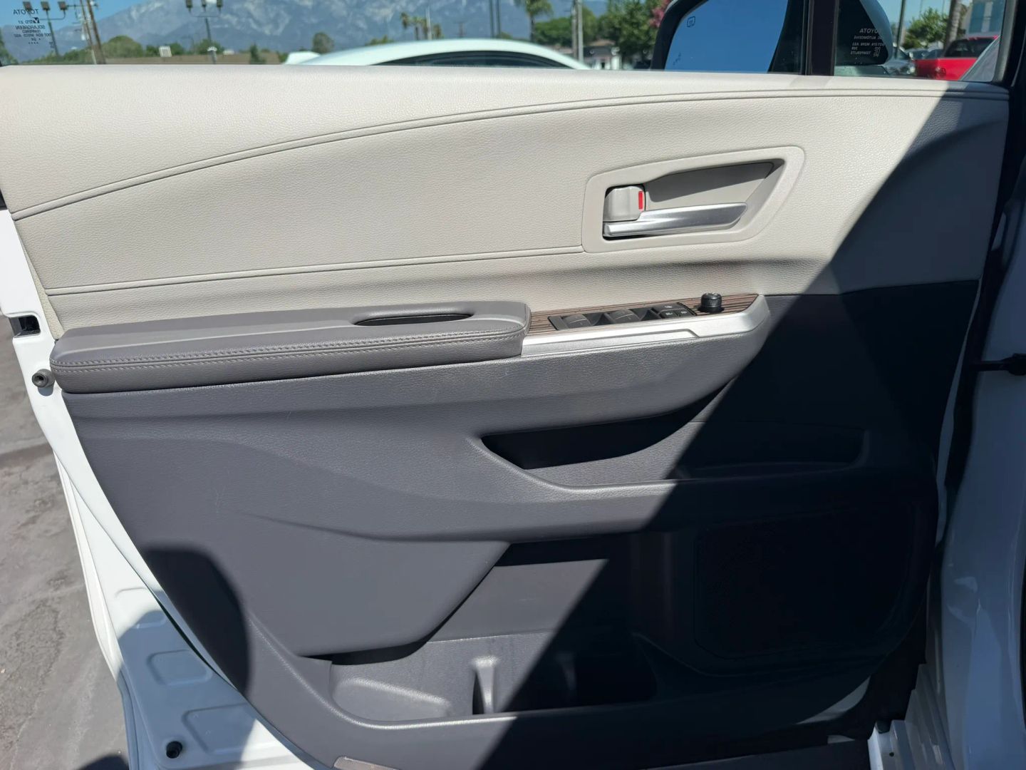 Photo 9 of this Toyota Sienna