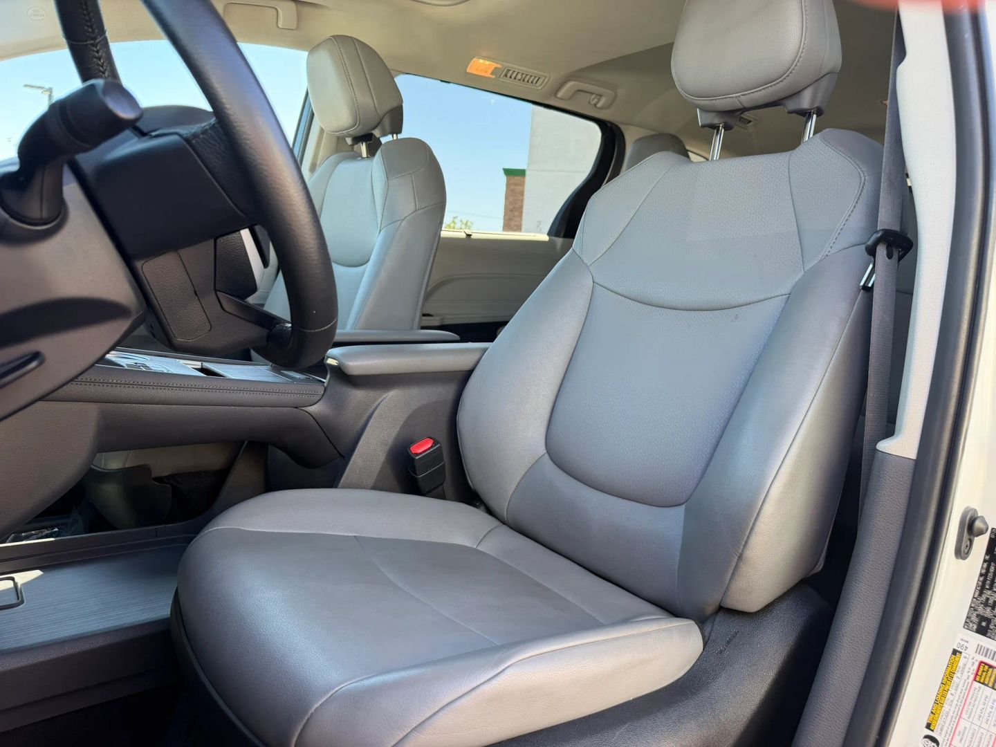 Photo 10 of this Toyota Sienna