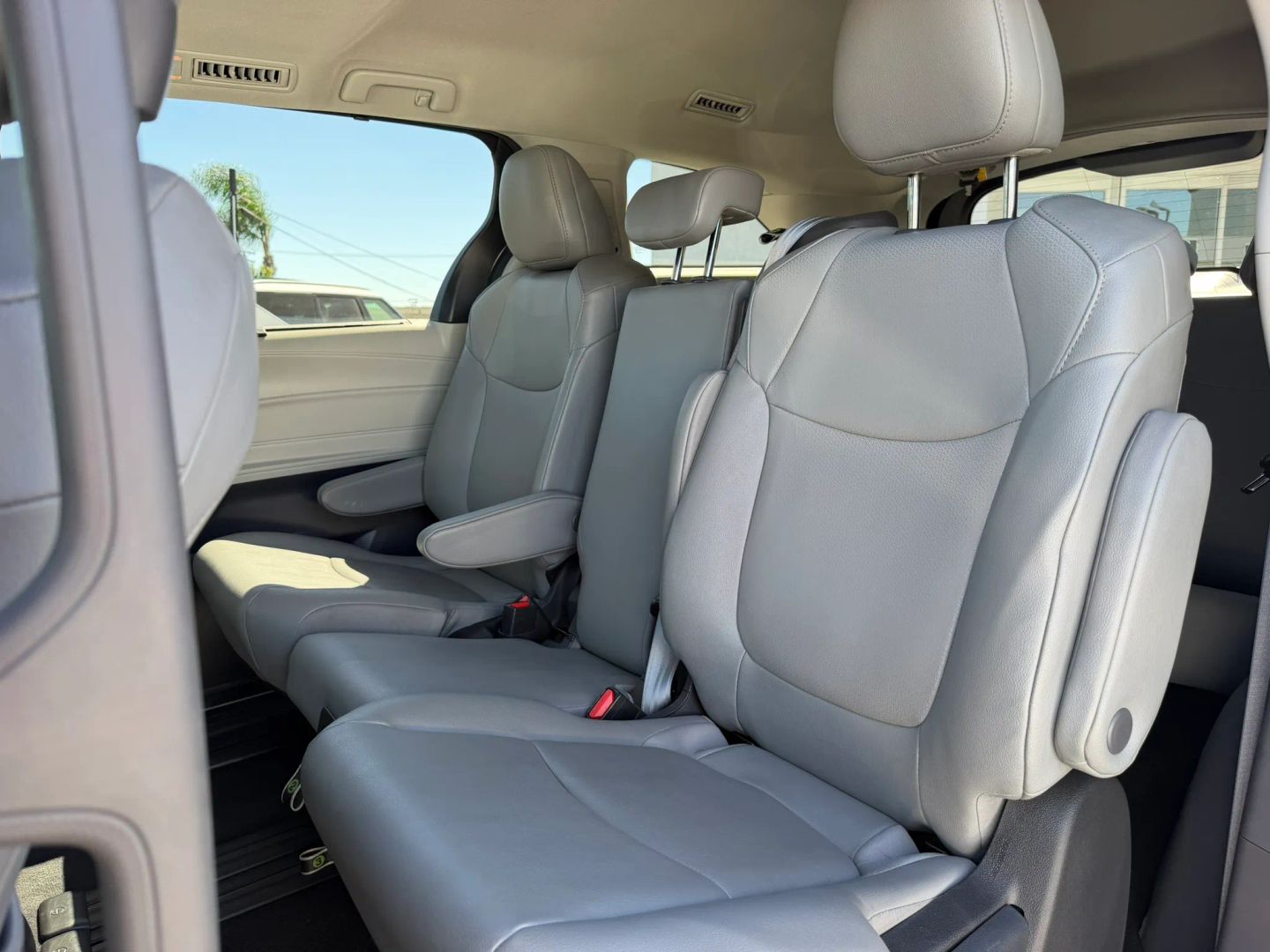 Photo 12 of this Toyota Sienna
