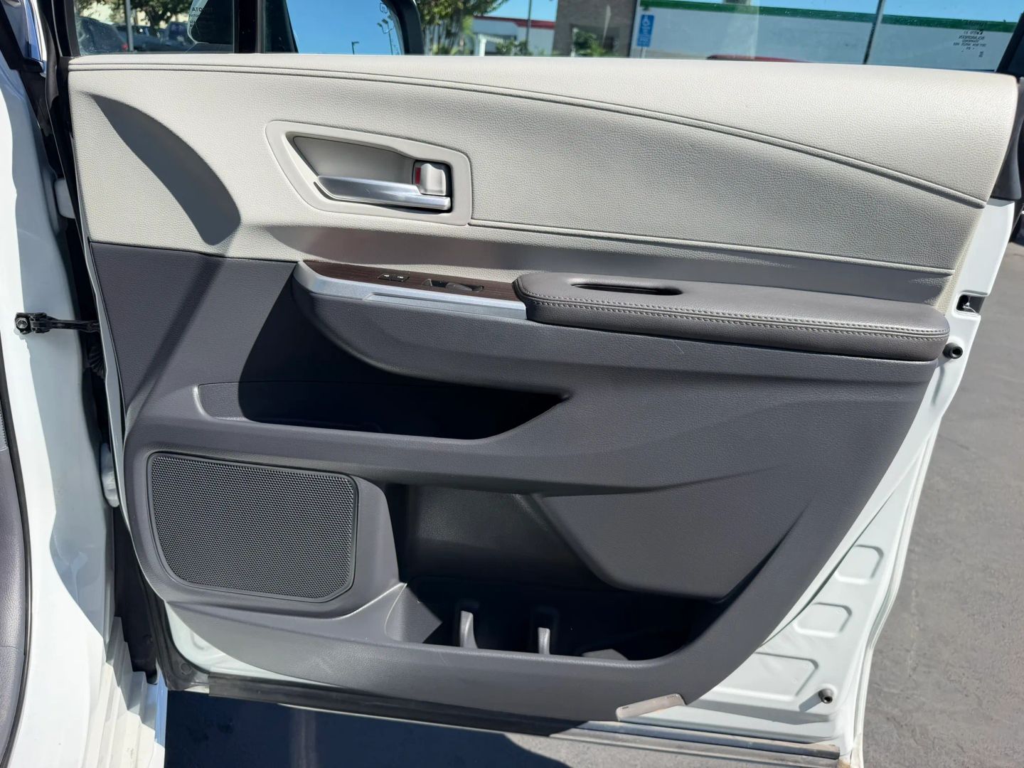 Photo 17 of this Toyota Sienna