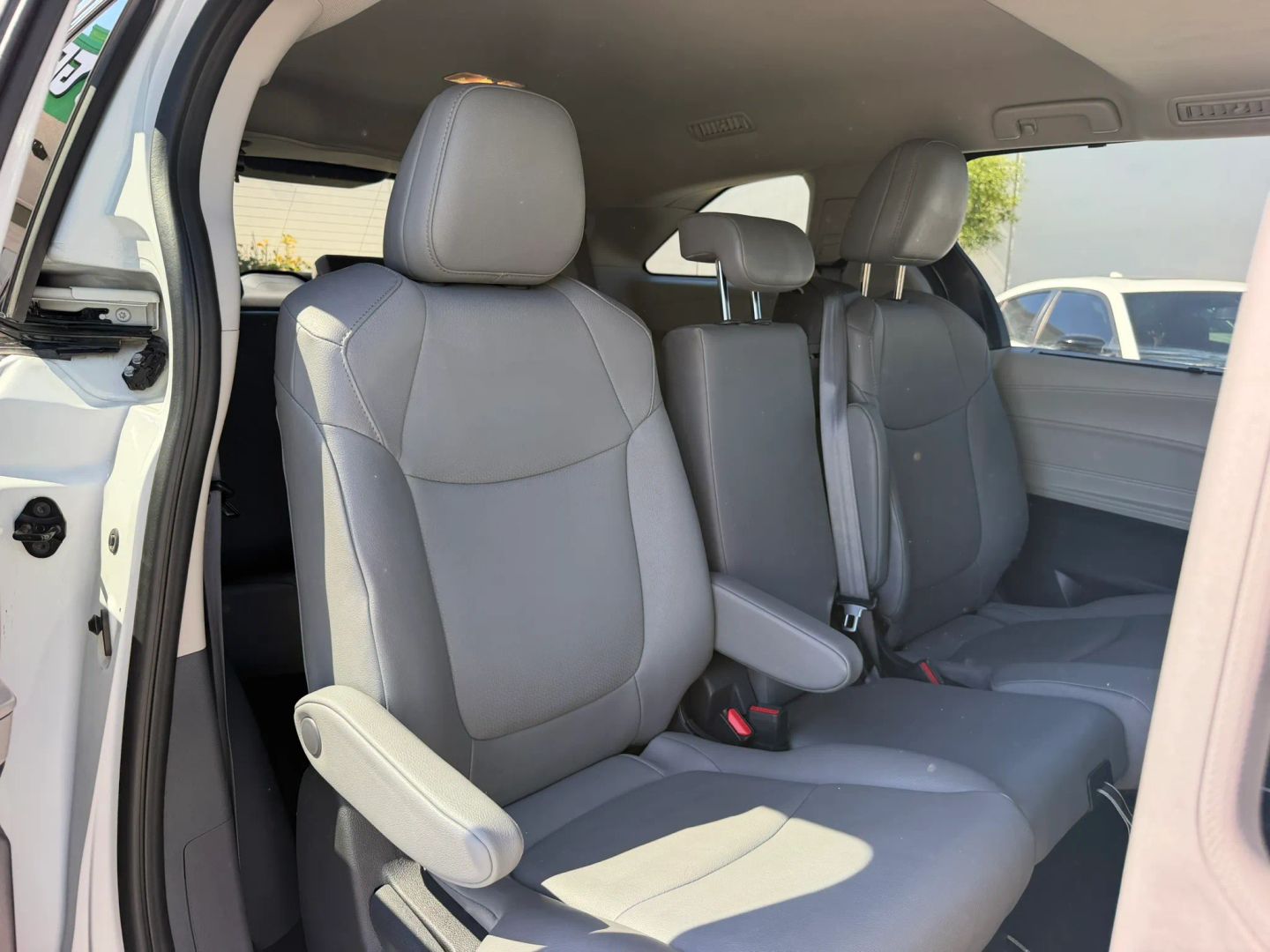Photo 19 of this Toyota Sienna