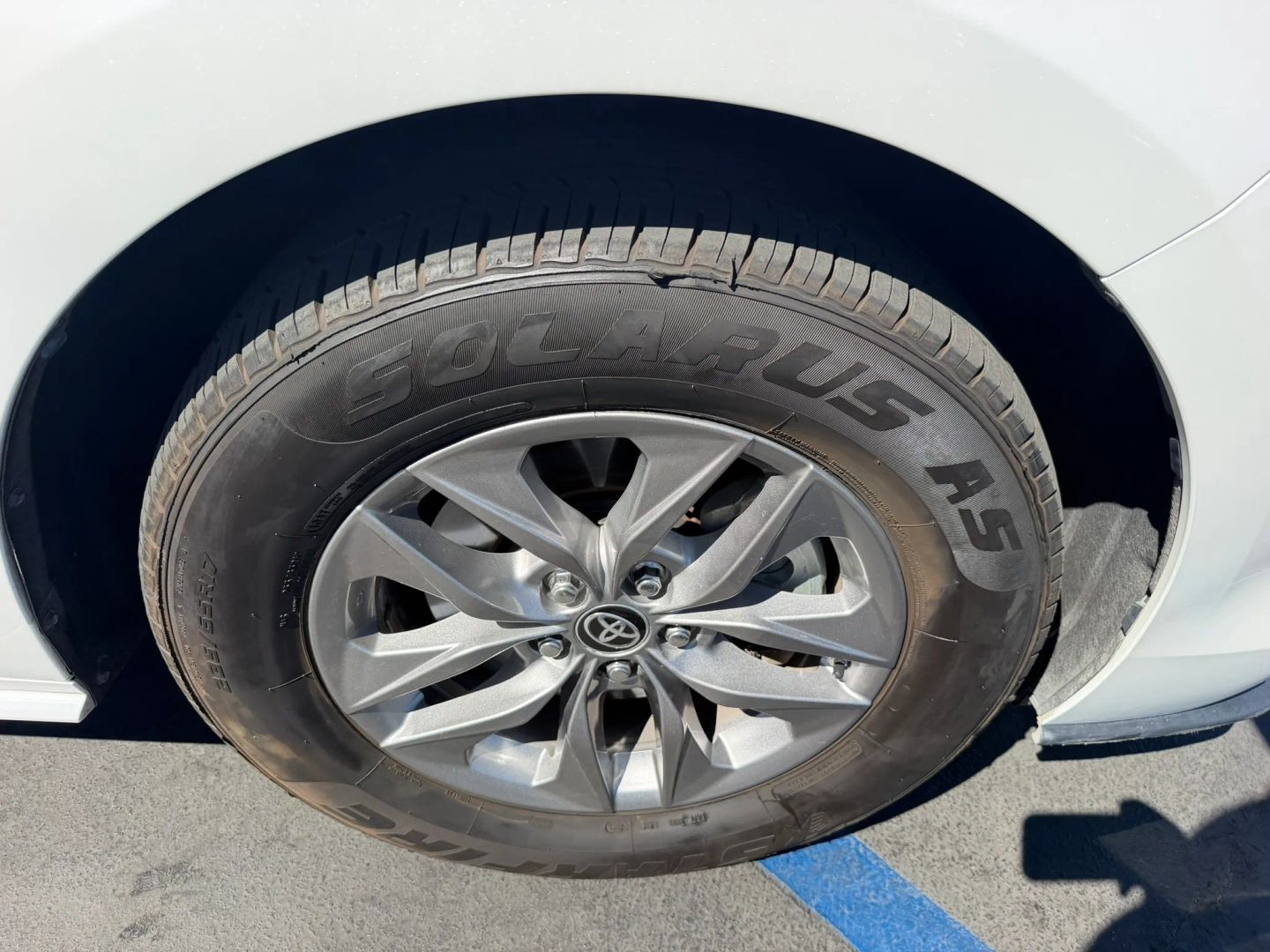 Photo 32 of this Toyota Sienna