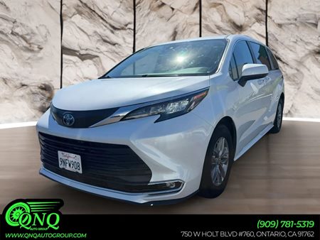 2024 Toyota Sienna XLE
