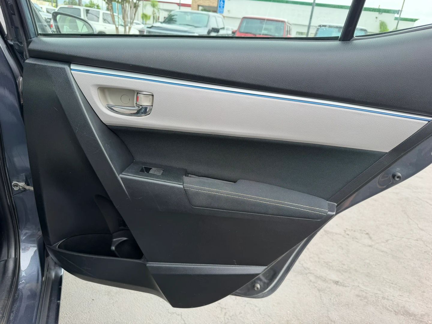 Photo 16 of this Toyota Corolla