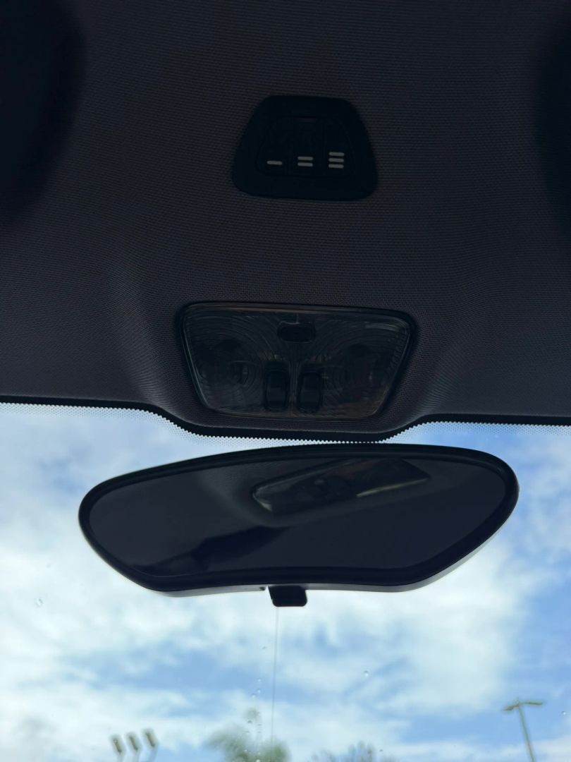 Photo 23 of this Porsche Cayman