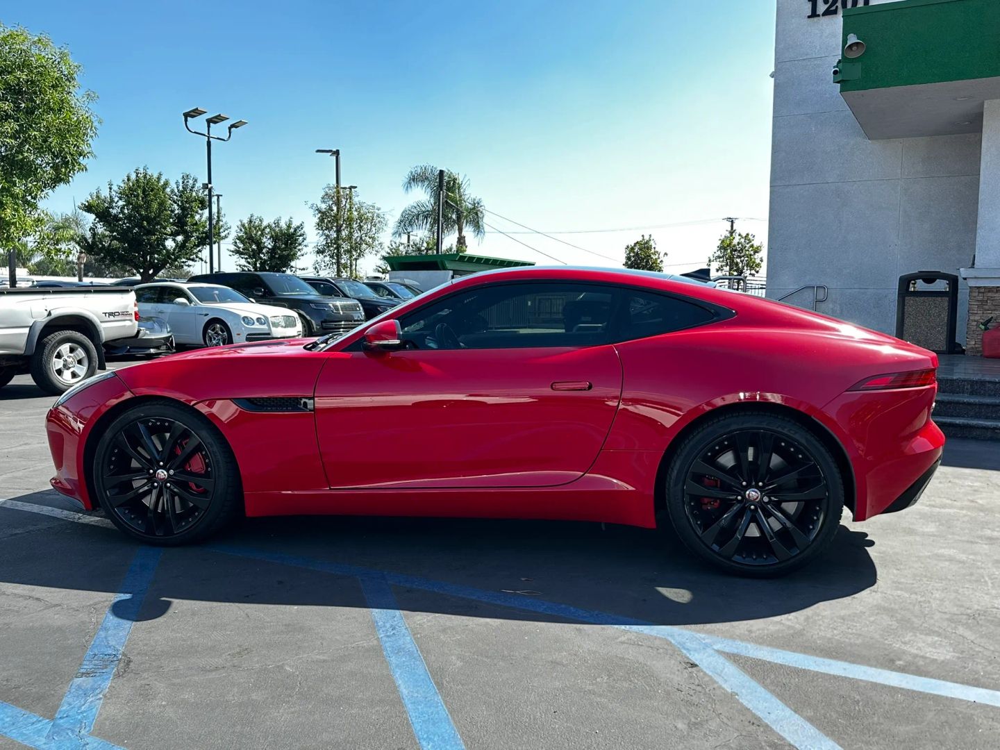 Photo 6 of this Jaguar F-TYPE