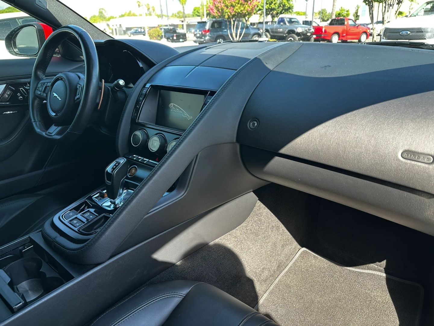 Photo 14 of this Jaguar F-TYPE