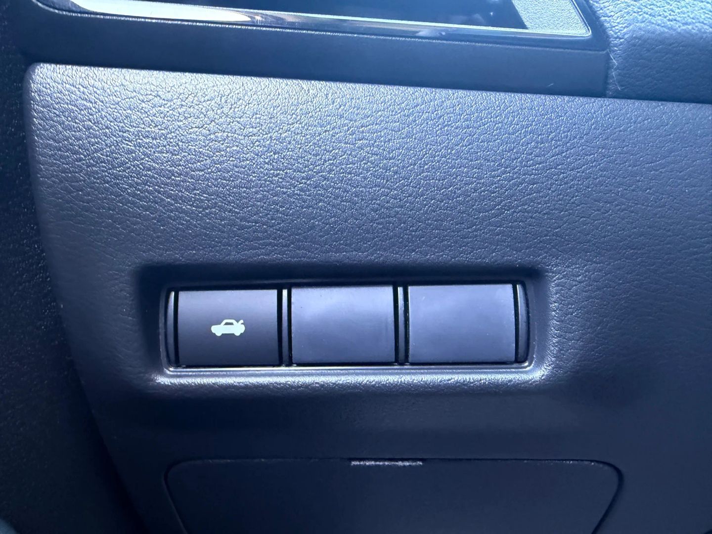 Photo 33 of this Nissan Sentra