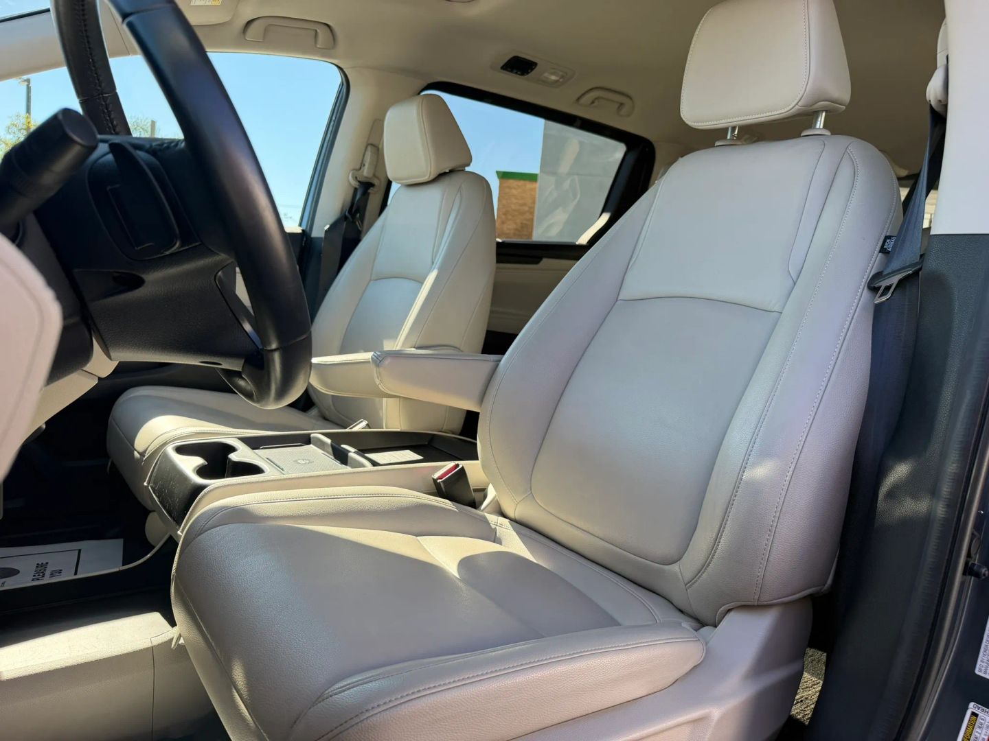 Photo 11 of this Honda Odyssey