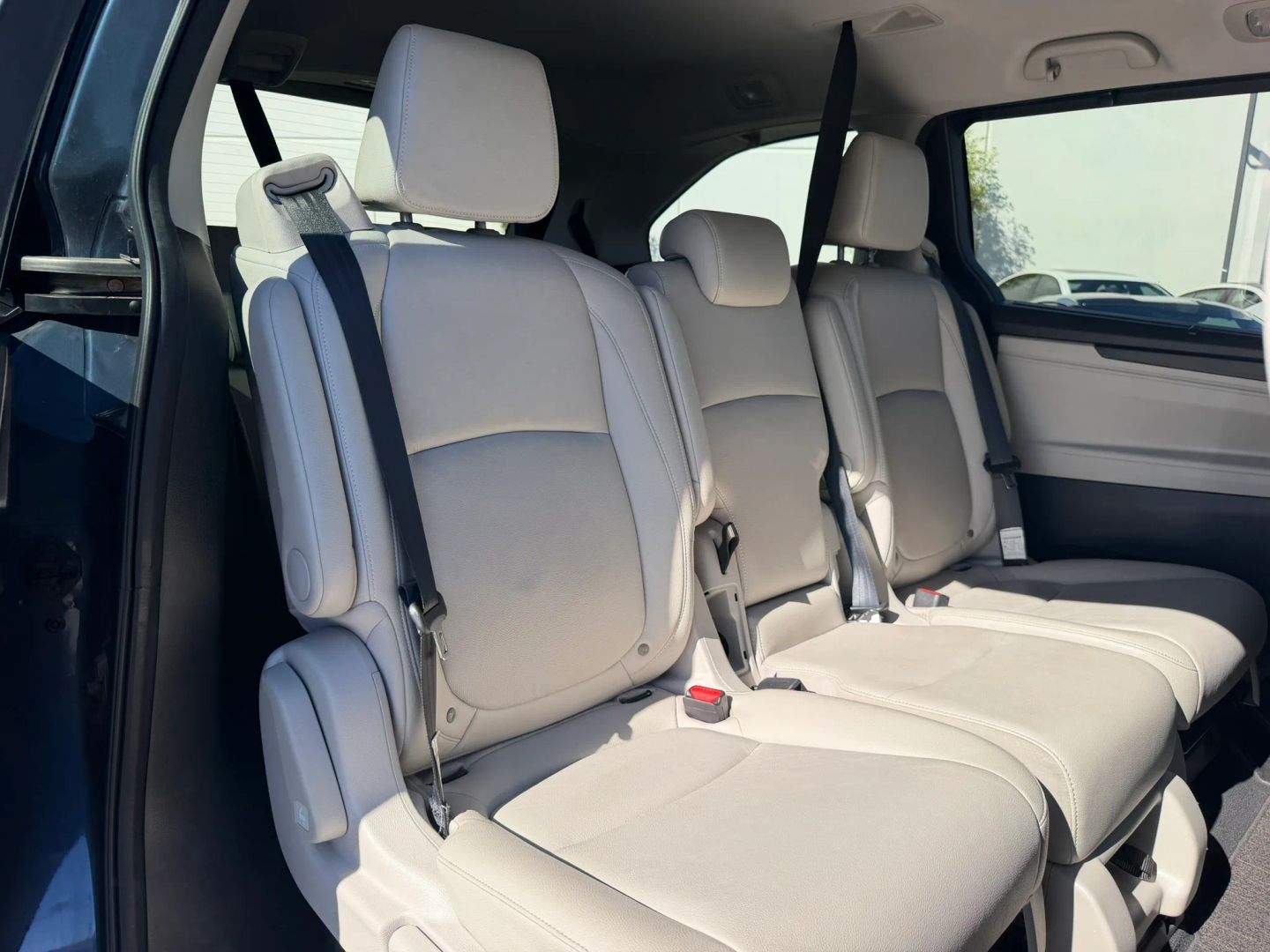 Photo 18 of this Honda Odyssey