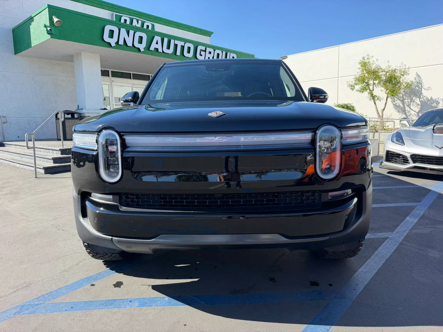 Photo 3 of this Rivian R1S