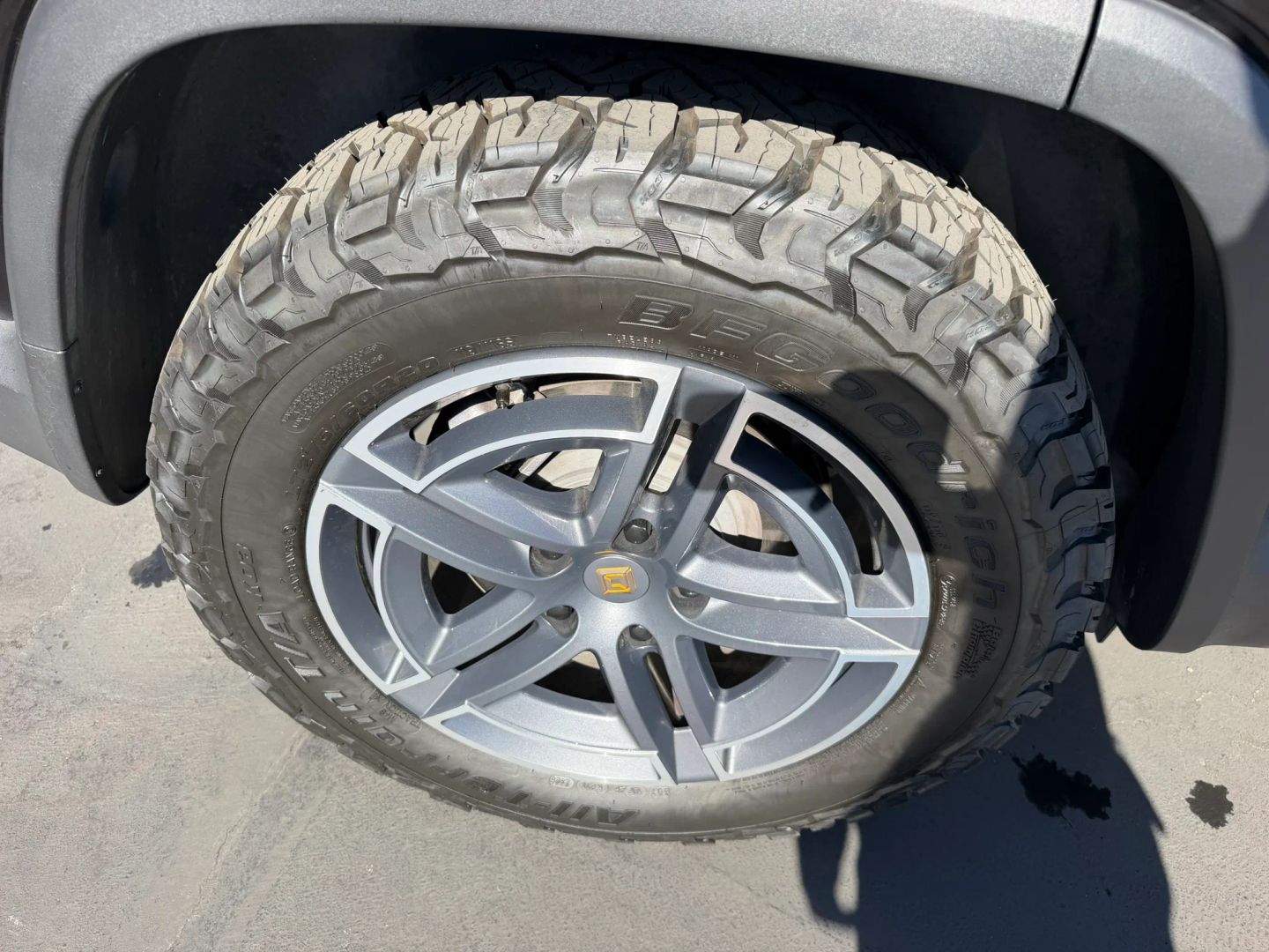 Photo 54 of this Rivian R1S