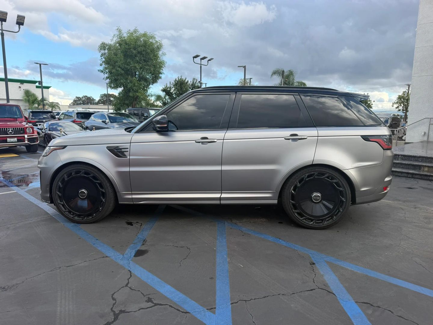 Photo 6 of this Land Rover Range Rover Sport