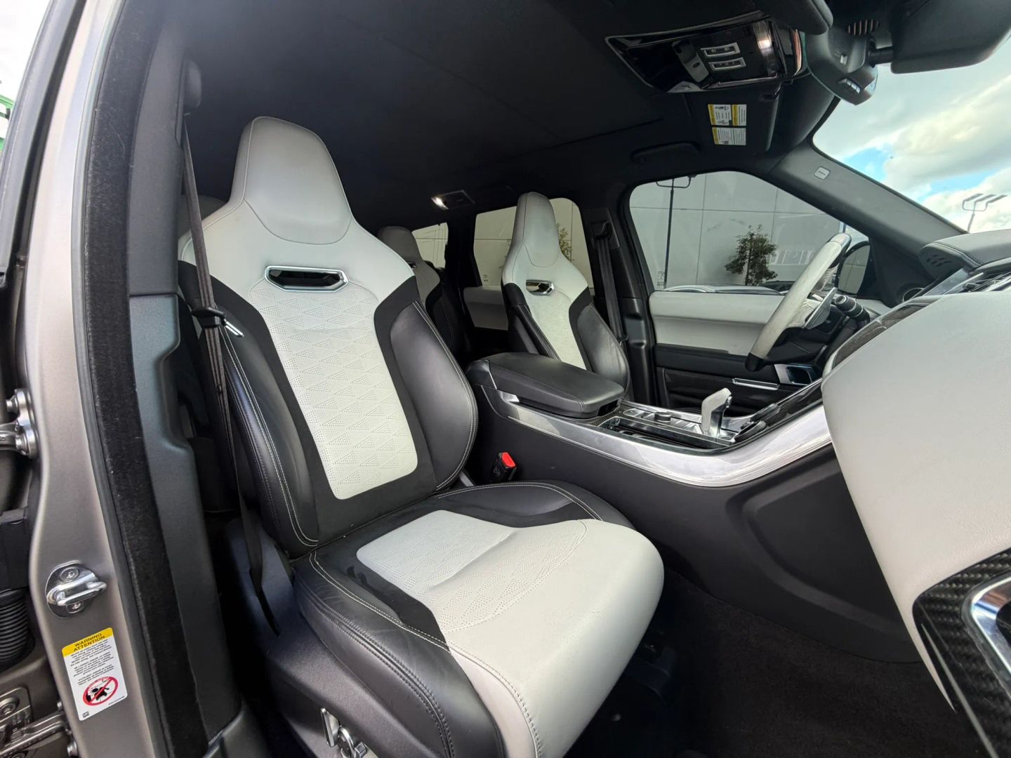 Photo 24 of this Land Rover Range Rover Sport