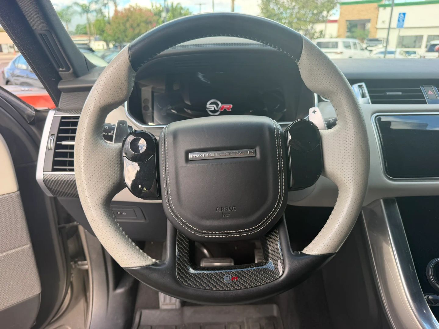 Photo 27 of this Land Rover Range Rover Sport