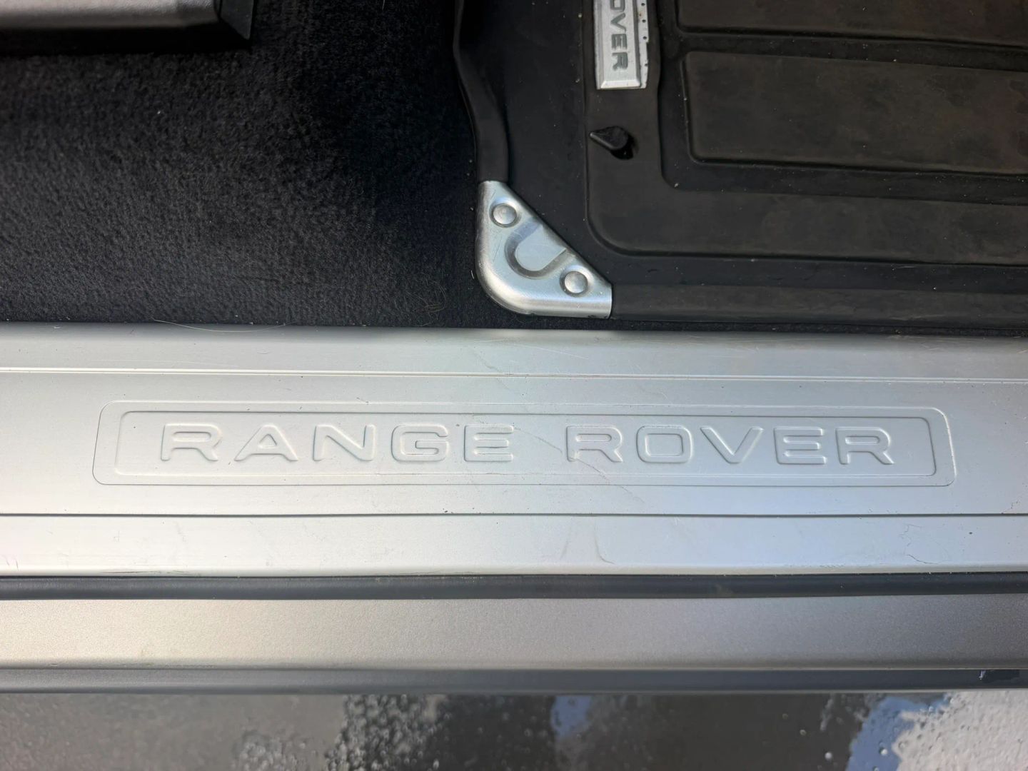 Photo 42 of this Land Rover Range Rover Sport